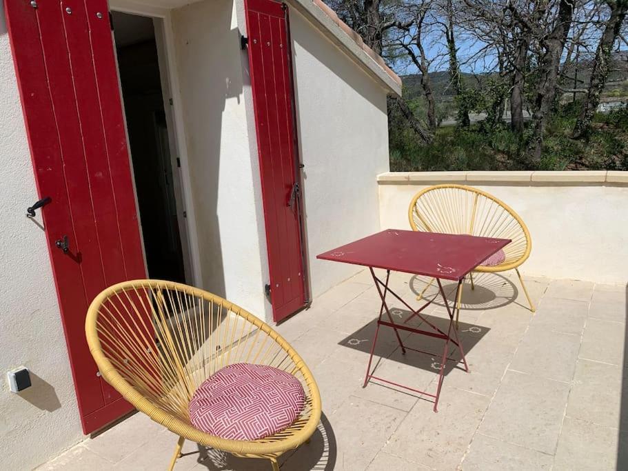 Le Cabanon De Vally Caromb Esterno foto